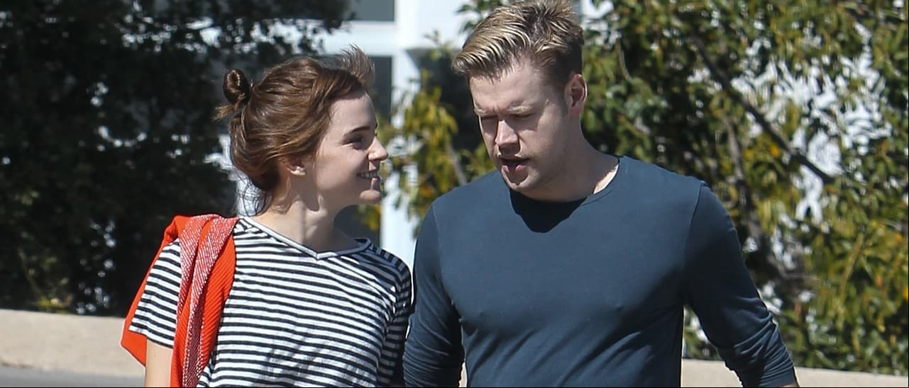 Emma Watson y Chord Overstreet presumen su amor con tierno beso
