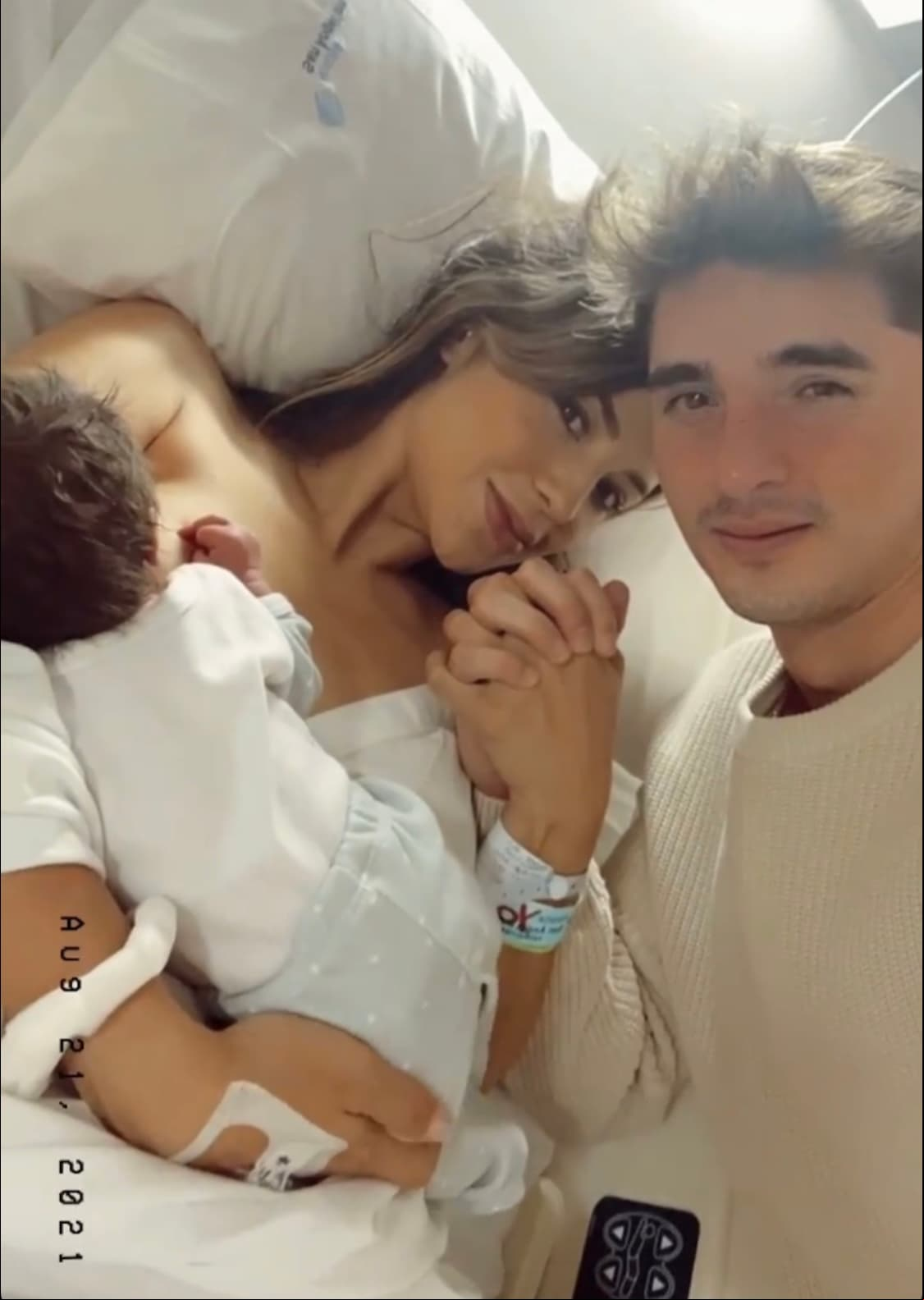 Desde que Ferka y Christian Estrada se convirtieron en papás, el pasado 21 de agosto, no han dejado de compartir fotografías de Leonel, su primer hijo, de quien ya mostraron su carita en redes sociales.