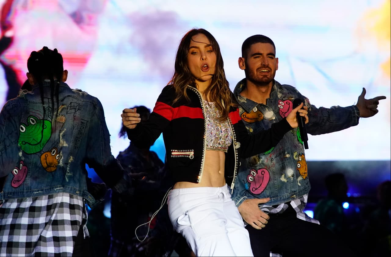 Belinda presentó sus éxitos en el Estadio Azteca para apoyar una campaña presidencial