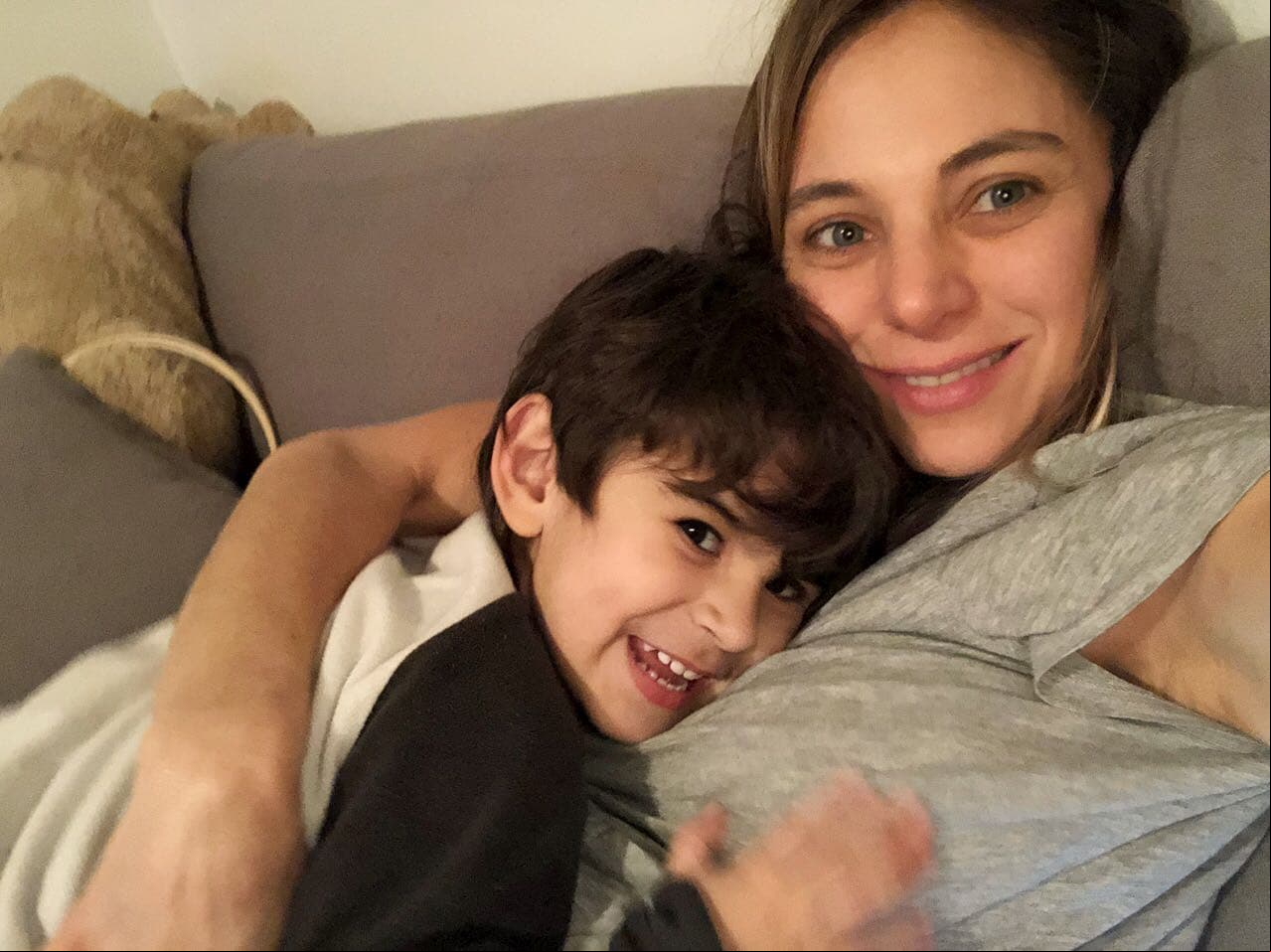 El pequeño de 6 años falleció durante el incendio que se produjo en su casa.