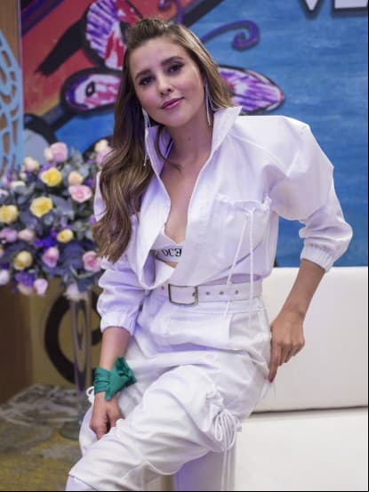 Paulina Goto presume su figura en bikini blanco y fans reaccionan: "Cuerpazo de mi ídola"