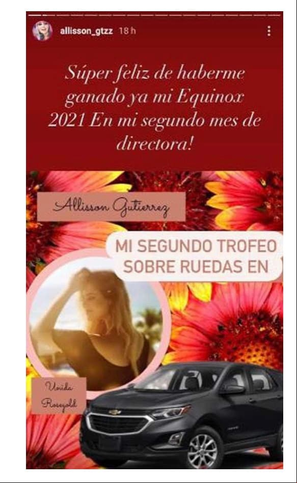 Allisson Lozz presumió el premio que ganó como directora de ventas.