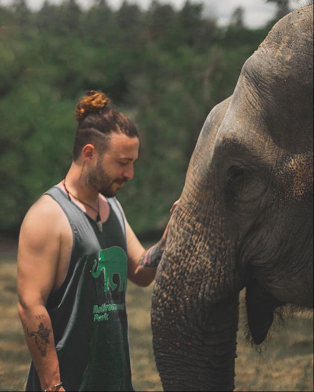 Christopher Esqueda contó un dato curioso sobre este elefante: “Chang (ช้าง en tailandés), es un símbolo nacional en Tailandia muy ligado a su historia y costumbres, incluso se puede apreciar un cierto parecido entre el contorno del país y la cabeza de un elefante”.