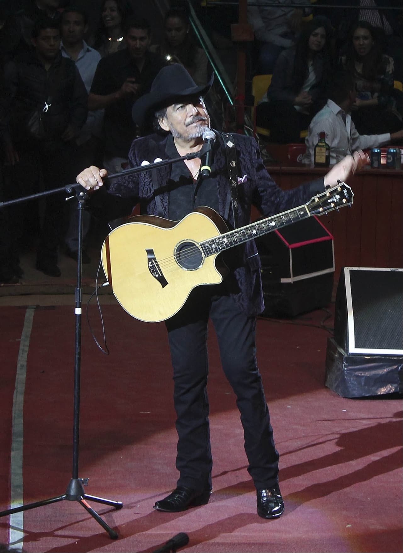 Sobrino de Joan Sebastian es secuestrado por un grupo de hombres armados